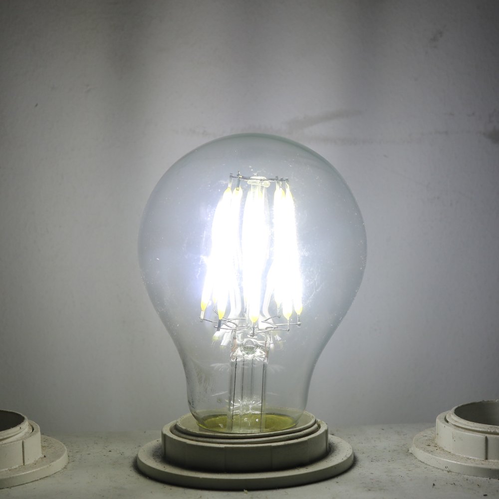 Mengjay 10 Stück E27 LED Classic Lampe ersetzt 60w LED Glühbirne Glühfadenlampe, 8W A60 650LM Kaltweiß 6000K Glühfaden Birnen, Filamentstil Klar, Nicht Dimmbar