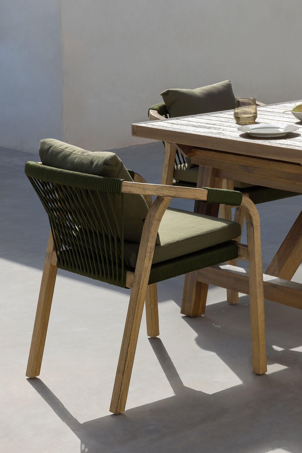 SKLUM Silla de jardín con reposabrazos en Madera de Acacia Dubai -