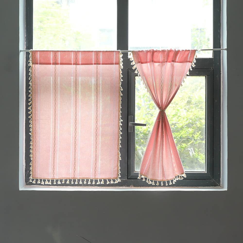 Cortinas de cocina románticas en color rosa para crear un ambiente de café o bistró vintage