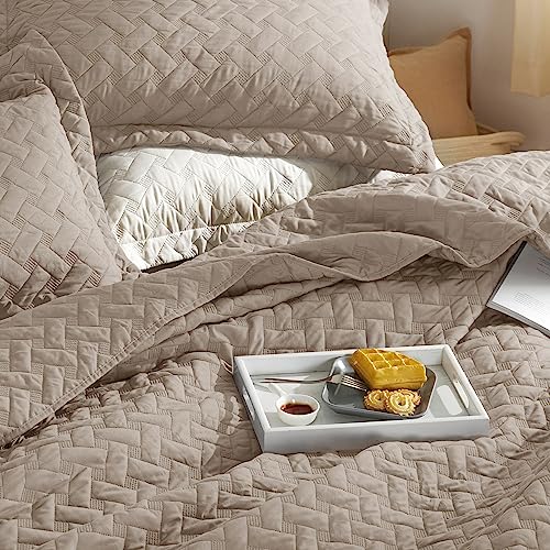 Image of Bedsure Quilts King Size - Lightweight Bedspreads King Size with Basket Weave Pattern, Soft Quilt Bedding Set, Taupe Comforter Set Coverlet for All Seasons with 2 Pillow Shams (106 inch x 96 inch)