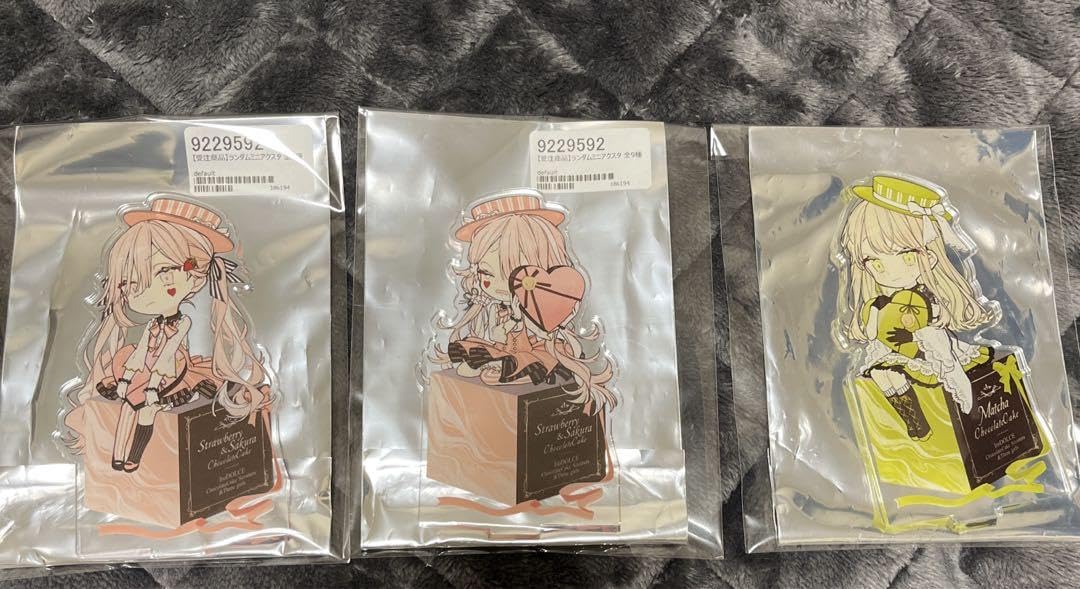 Amazon.co.jp: 赤倉 個展 チョコケーキ6姉妹 アクリルスタンド