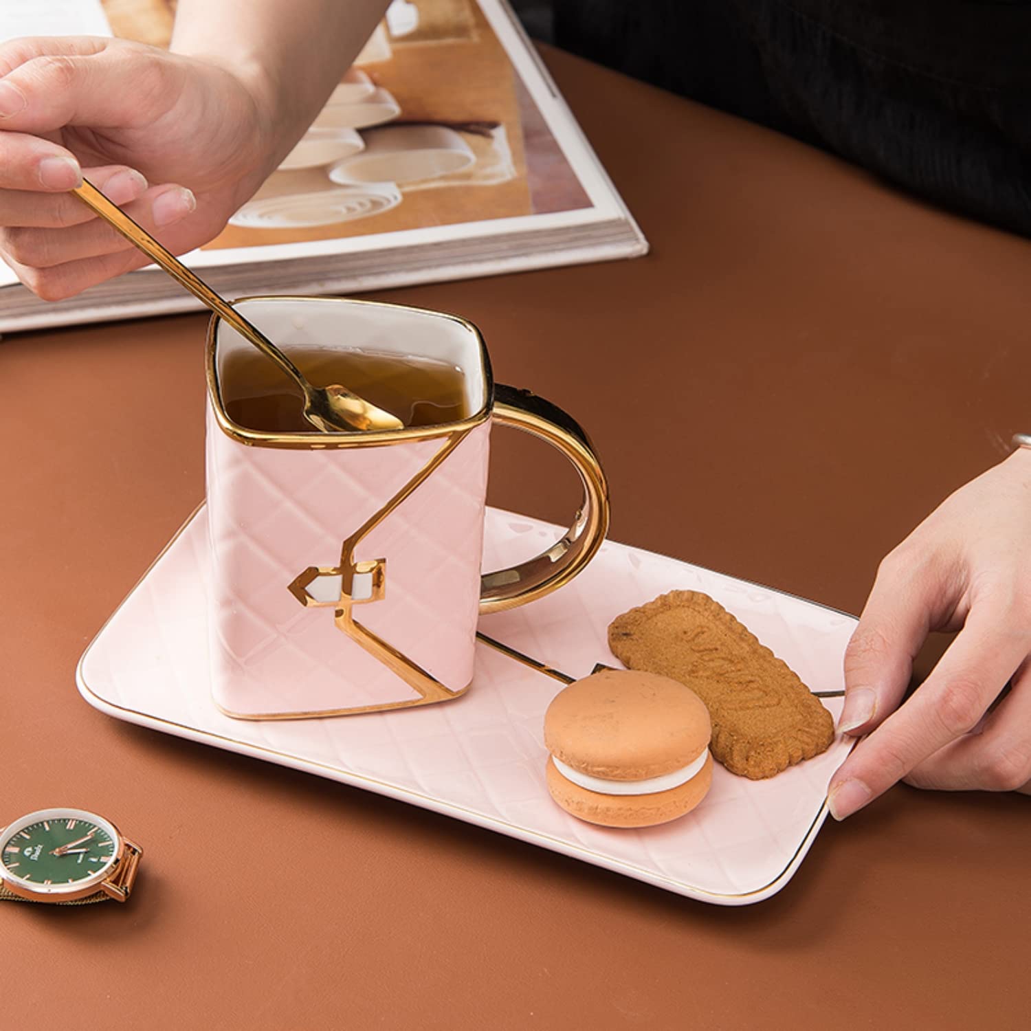 Juego de tazas de café de cerámica, taza de té, taza única en forma de bolsa y platillo con cuchara y platillo para mujeres, regalos de Navidad de Acción de Gracias (juego de 4)