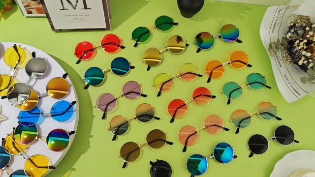 Amazon.com: BOUBONI 4 Pairs Hippie Sunglasses 4 Colors Round  display picture 3
