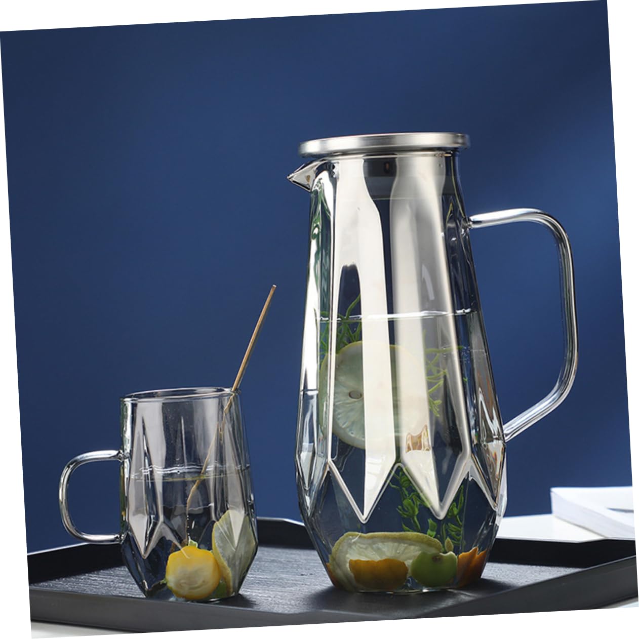 Jarra de Vidrio 1, 8 L para Agua Doméstica de Gran Capacidad | Multiusos, Fácil de Limpiar y Guardar, para Agua Fría y Leche, Estilo Elegante para Fiestas y Barbacoas