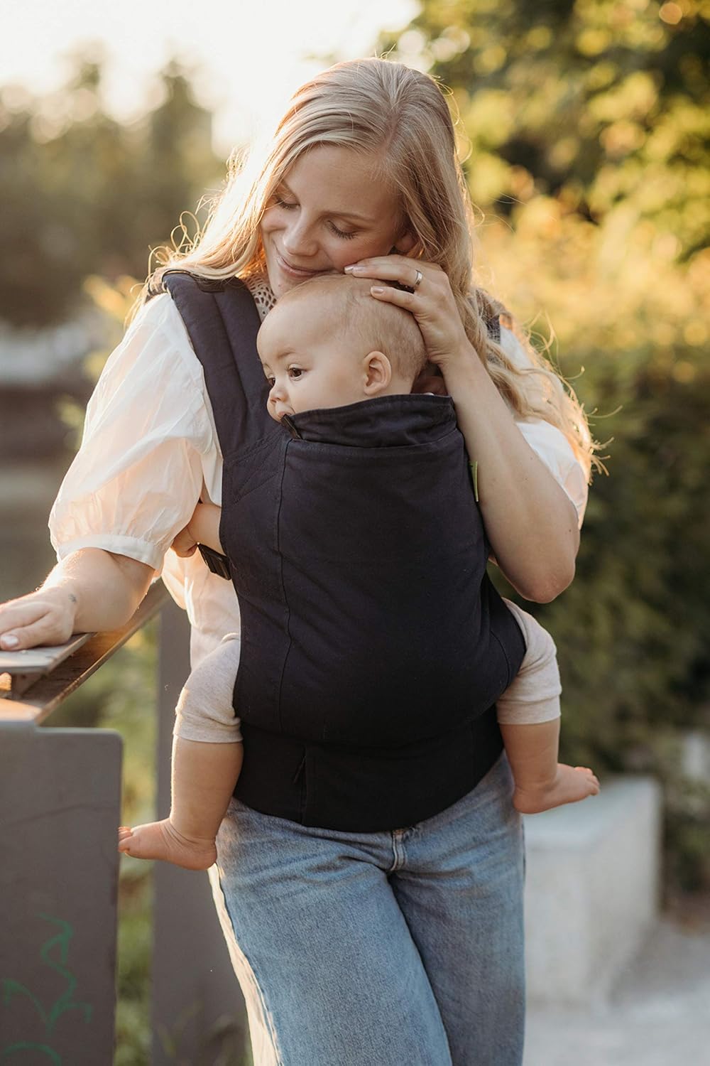 Boba Classic Babytrage ab Geburt, 3-20 kg, Marineblau | Komforttrage mit Schnellverschlüssen, Ergonomische Bauch- oder Rückentrage, den ganzen Tag die Hände frei.