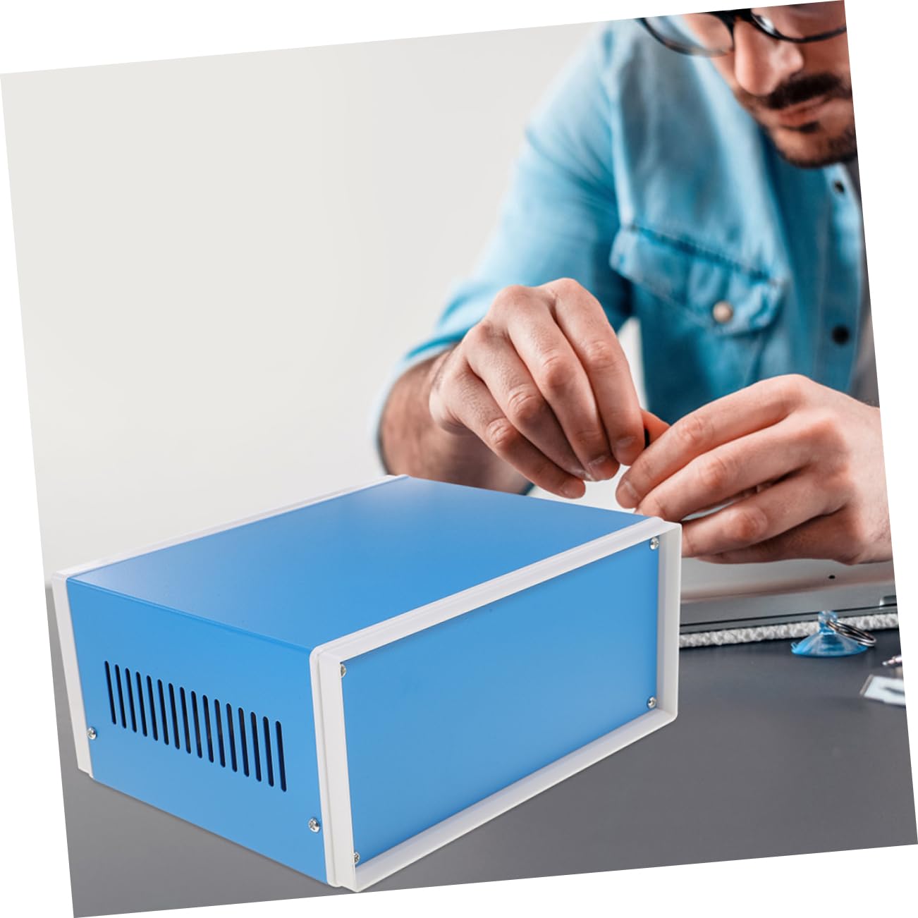 DOITOOL Boîtier Métallique Boîtes de Jonction Bleues pour Projets Électroniques Facile à Poser et Soulever Protection en Direct Adaptées aux Petits Terminaux et Stations de Métro