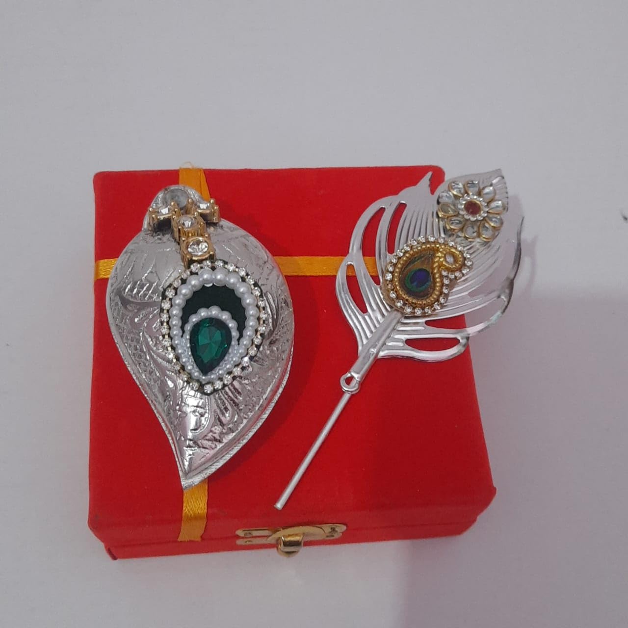 New silver green stone beaded Morpankhi tilak stick with Sindoor Dani in gift boxfor Wedding | Pooja Articles Gifting set - Multi-Purpose gifting set (Sindoor Dibbi) Festive special 4 INCH-image-11