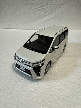 Amazon | 1/30 ミニカー 新型ヴォクシー VOXY ZS 後期 カラーサンプル