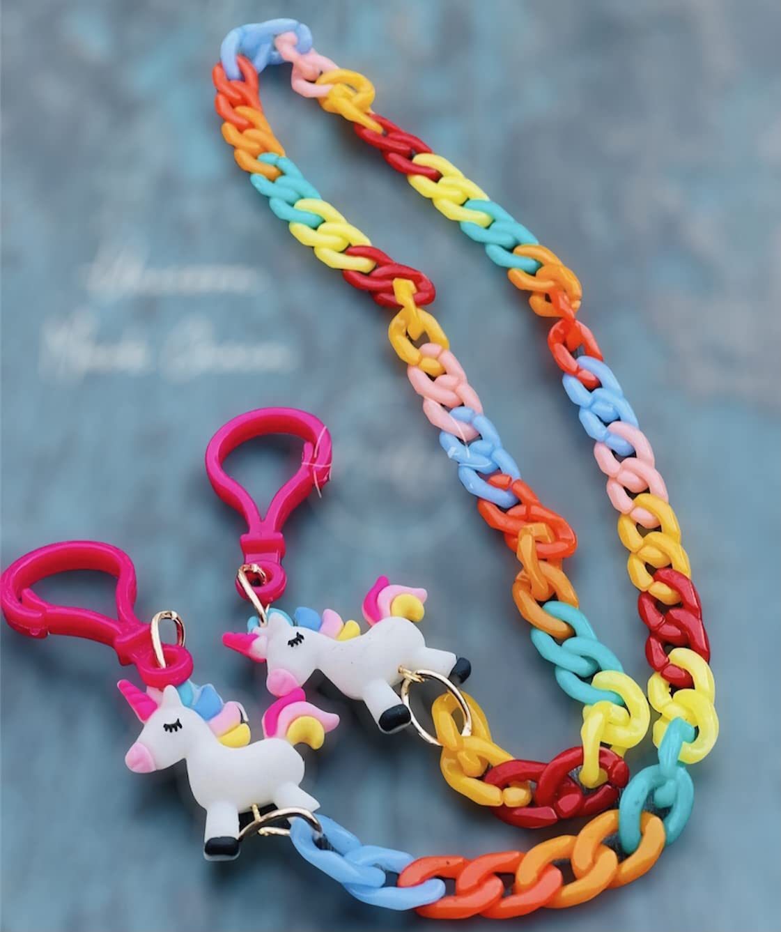 Le Delite Kids Mask Chain with Unicorn Charms for Boys and Girl with Free TIN Pouch Coin CASE Headphones ACCESORIES Holder for Kids (B09SQHC2DS) Amazon Price History, Amazon Price Tracker