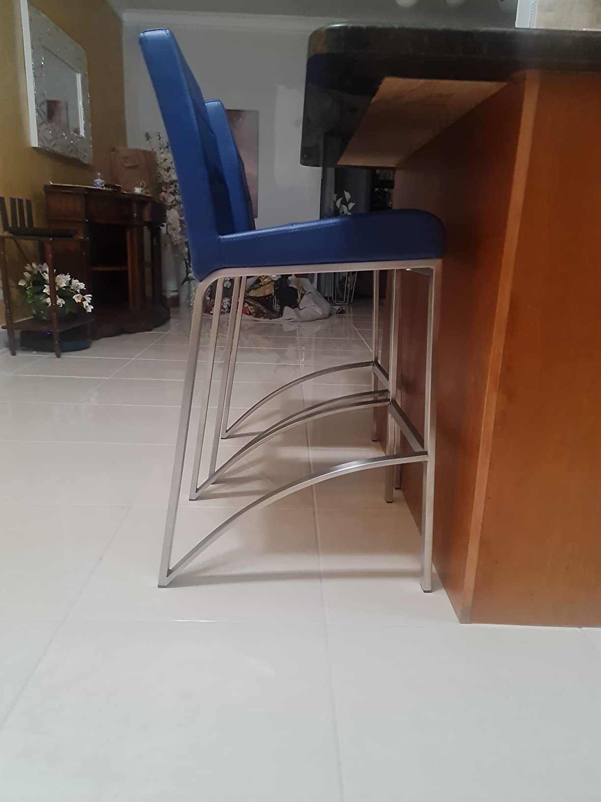 38/mo Finance Zuri Furniture Lynx Counter Height Contemporary Bar