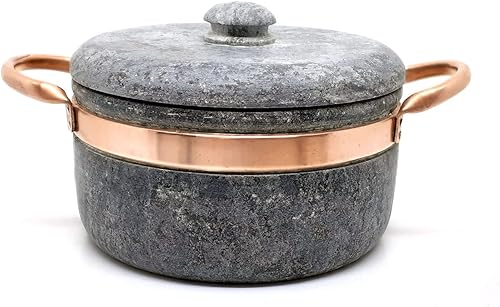 Cookstone Horno holandés de 4.4 cuartos con asas de cobre, hecho a mano a partir de un bloque de esteatita pura, único, duradero y ecológico, no