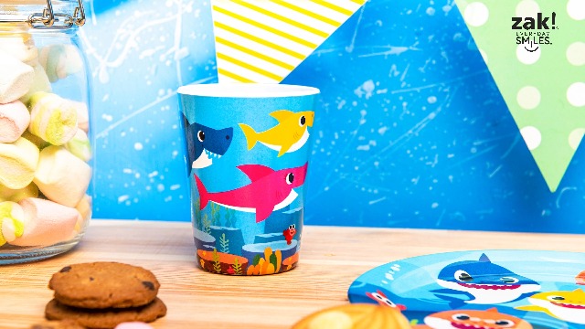 Amazon.com: Zak Designs Baby Shark Kids Dinnerware Set Includes