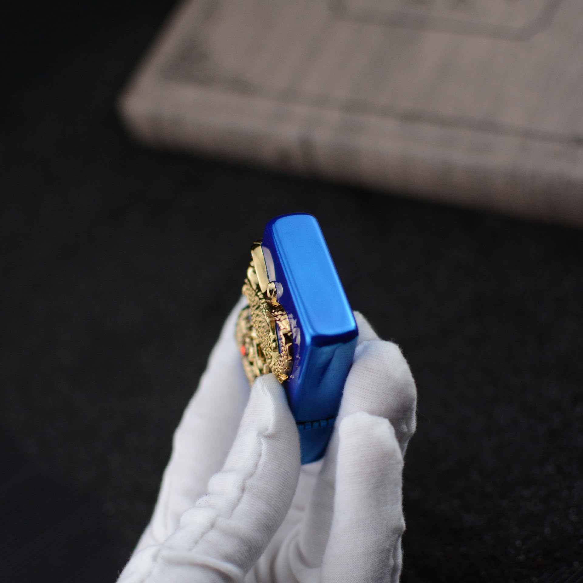 Étui Briquet Métal Style Vintage Bronze – Motif Lion Relief Baroque – Compatible Insert Zippo Standard (coque Seule)