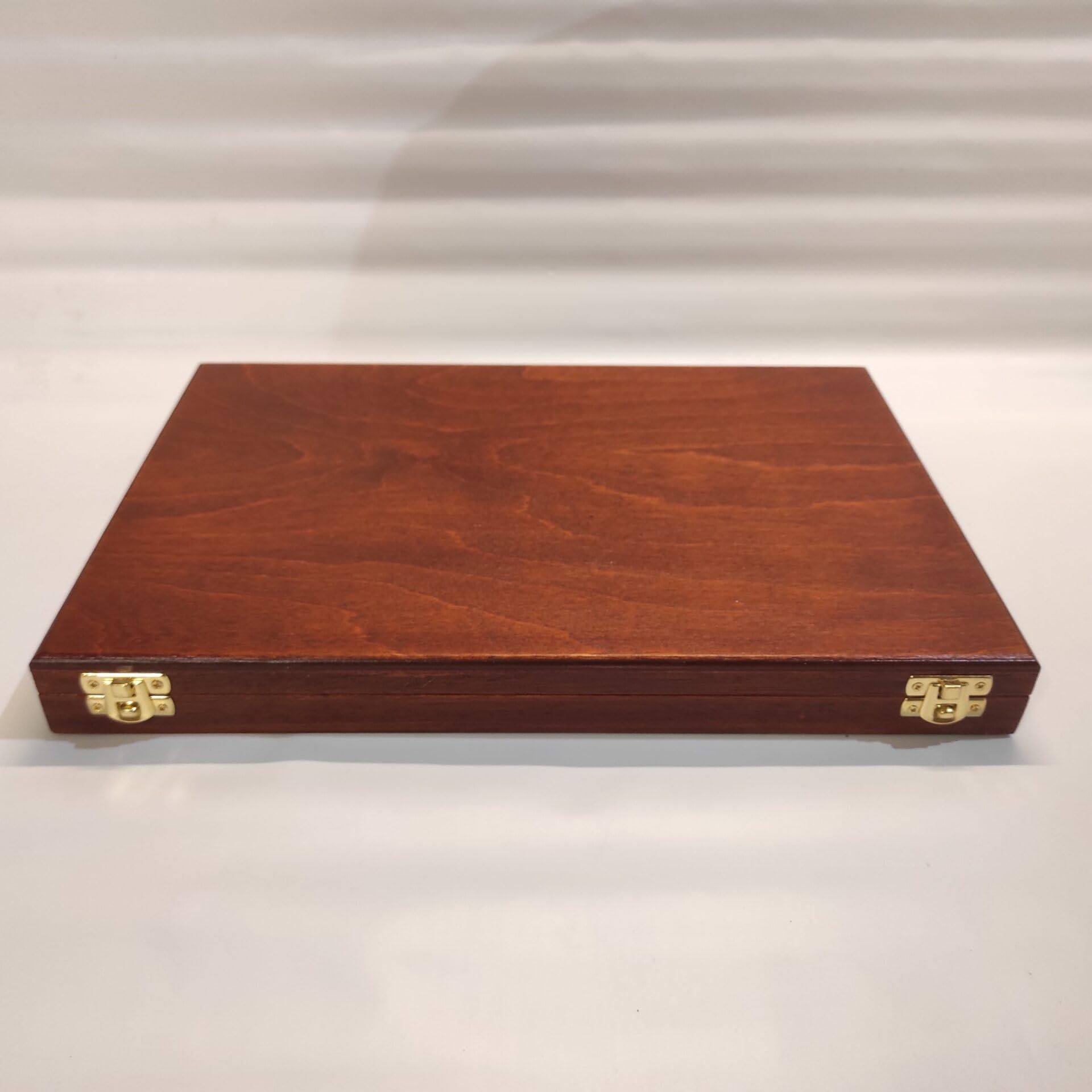 Personalisierte Medaillenbox aus Holz mit Samteinlage – Gravur nach Wunsch – Handgefertigte Vitrine für Medaillen, Münzen & Auszeichnungen