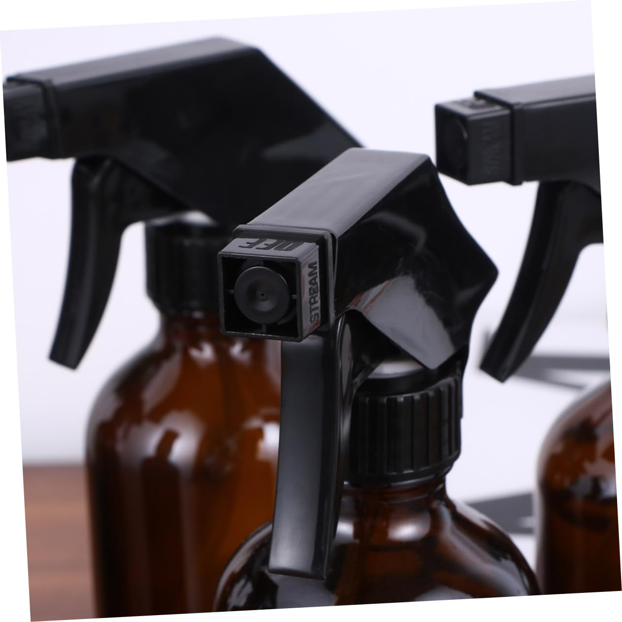 Gatuida Braune Glas Sprühflaschen Nachfüllbar und Arbeitssparend 250 Ml 4 Stück für Pflanzenbewässerung und Flüssigkeitsunterverpackung