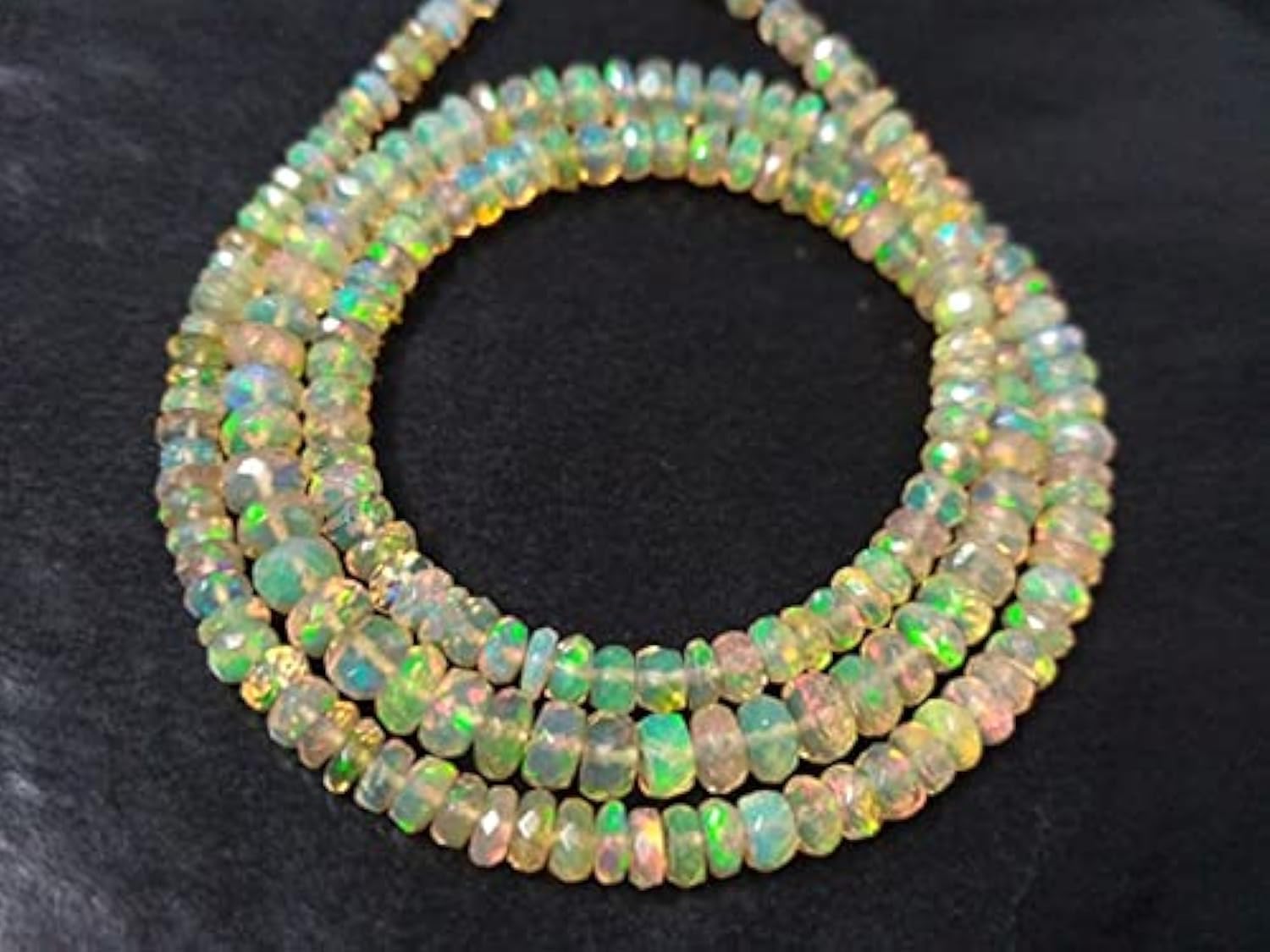 Perles de 3-5mm en opale facettée d'Éthiopie pour fabriquer un cadeau d'anniversaire