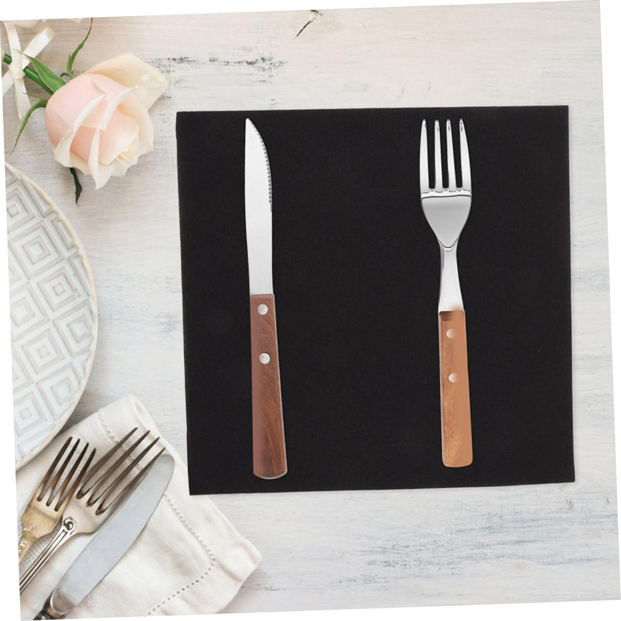Black Disposable Paper Napkins Thickened 4040mm Dinner Napkins for Hotels and Banquets 100pcs Household Holiday Table for Weddings and Party Events