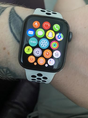 Apple Watch Series 4 (GPS, 40mm) - Space Gray Aluminum Case with