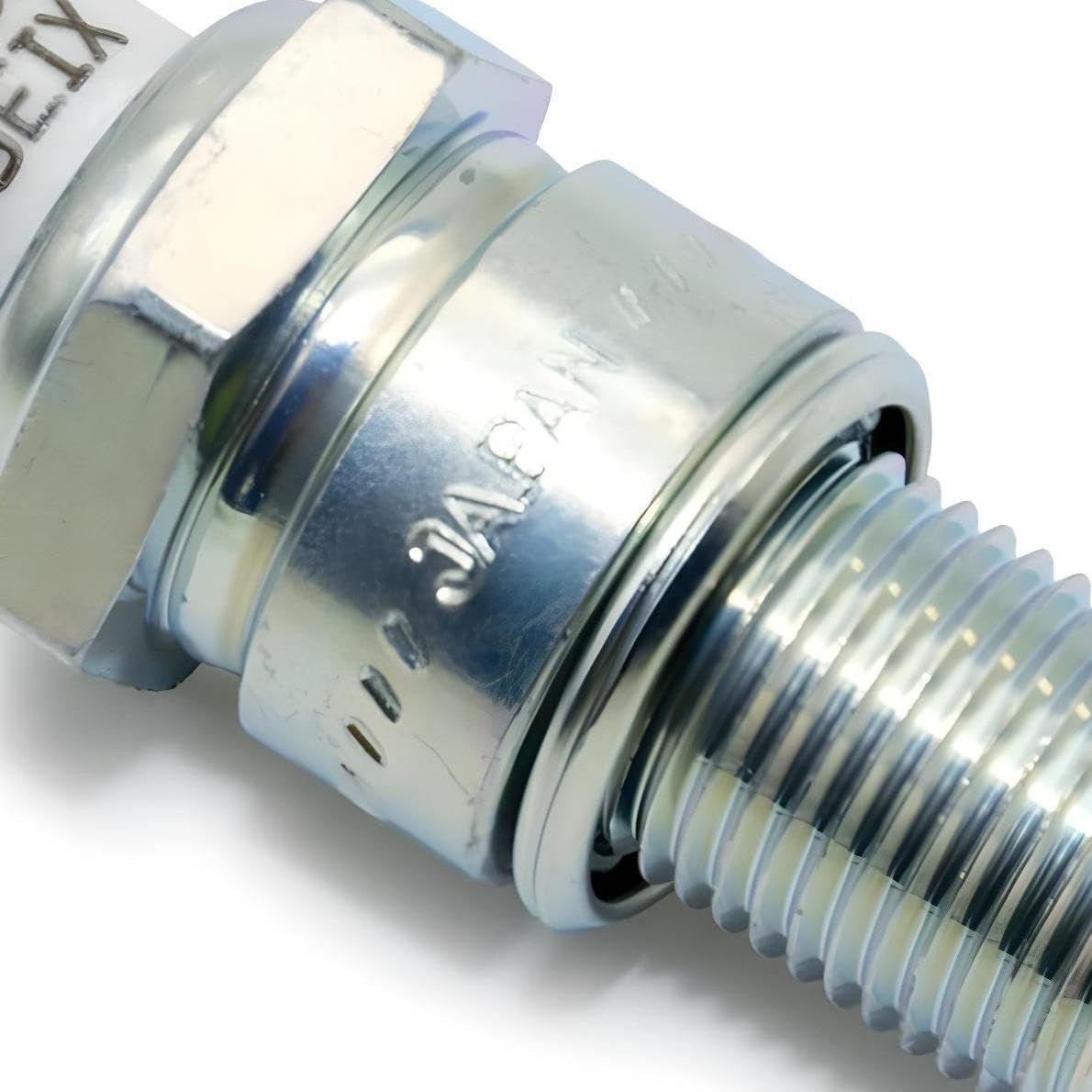 Candela NGK Iridium IX per Scooter con filettatura lunga BR9EIX (W2CC)