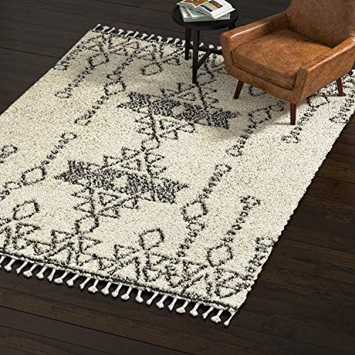 Amazon Brand – Rivet Contemporary Polypropylene Area Rug, 7'10" x 10', Ivory