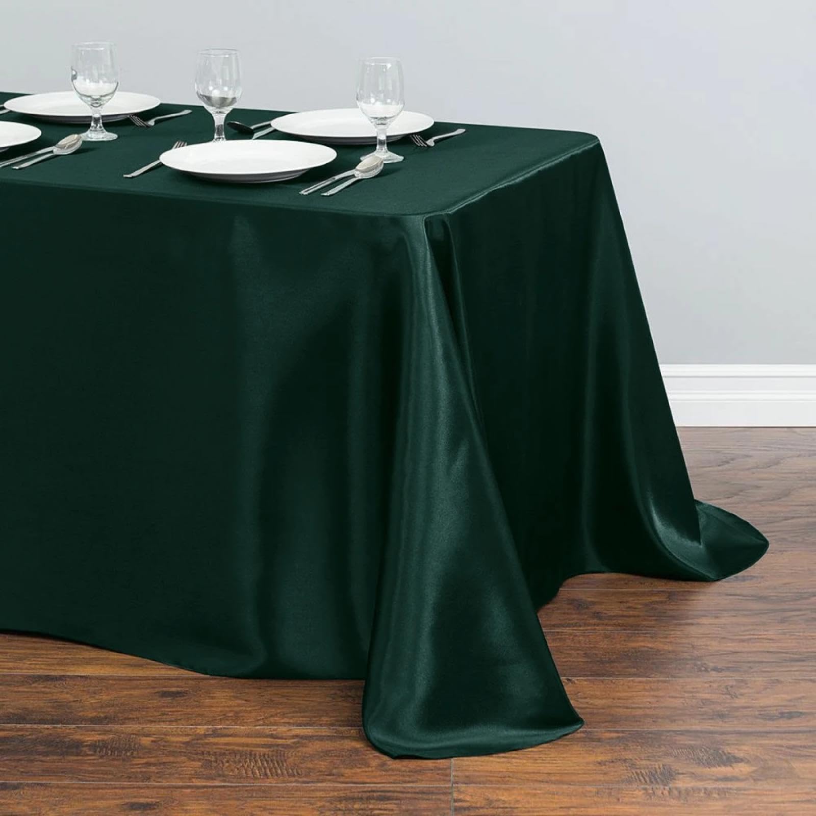 Nappe rectangulaire en satin vert forêt 228x396 cm pour grande table