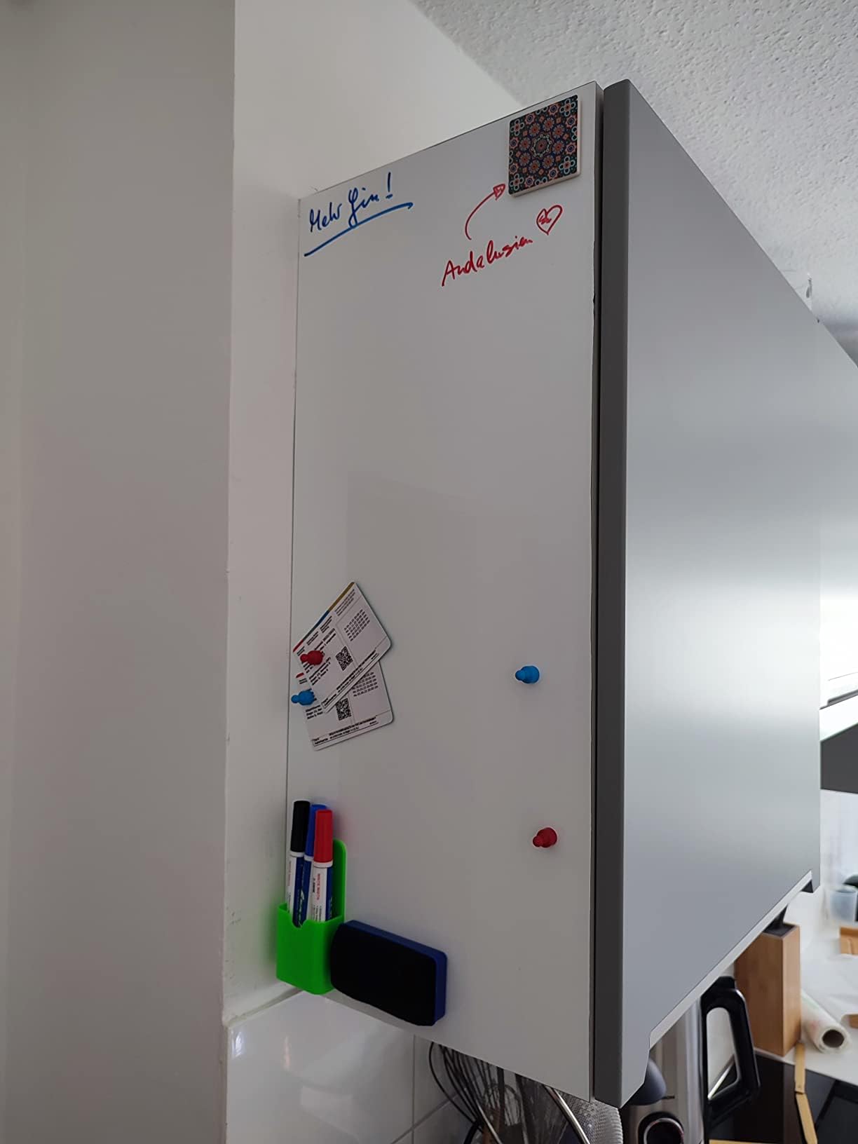 Tablica magnetyczna, tablica do notatek, samoprzylepna, listwy magnetyczne z 5 silnymi magnesami, do biura, do przypinania, na zdjęcia, dokumenty i dokumenty, do lodówki, zmywalna, magnetyczna (biała