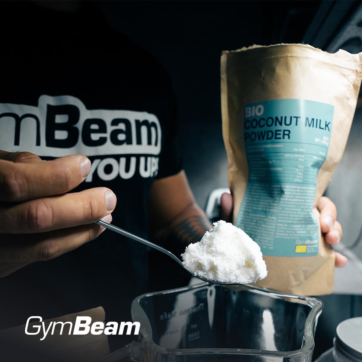 GymBeam Latte di Cocco in Polvere BIO 250g, Latte di Cocco Disidratato Istantaneo, Senza Zuccheri Aggiunti, Senza Glutine e Lattosio, Adatto per Caffè, Salse, Zuppe, Dessert, Frullati, Pancake