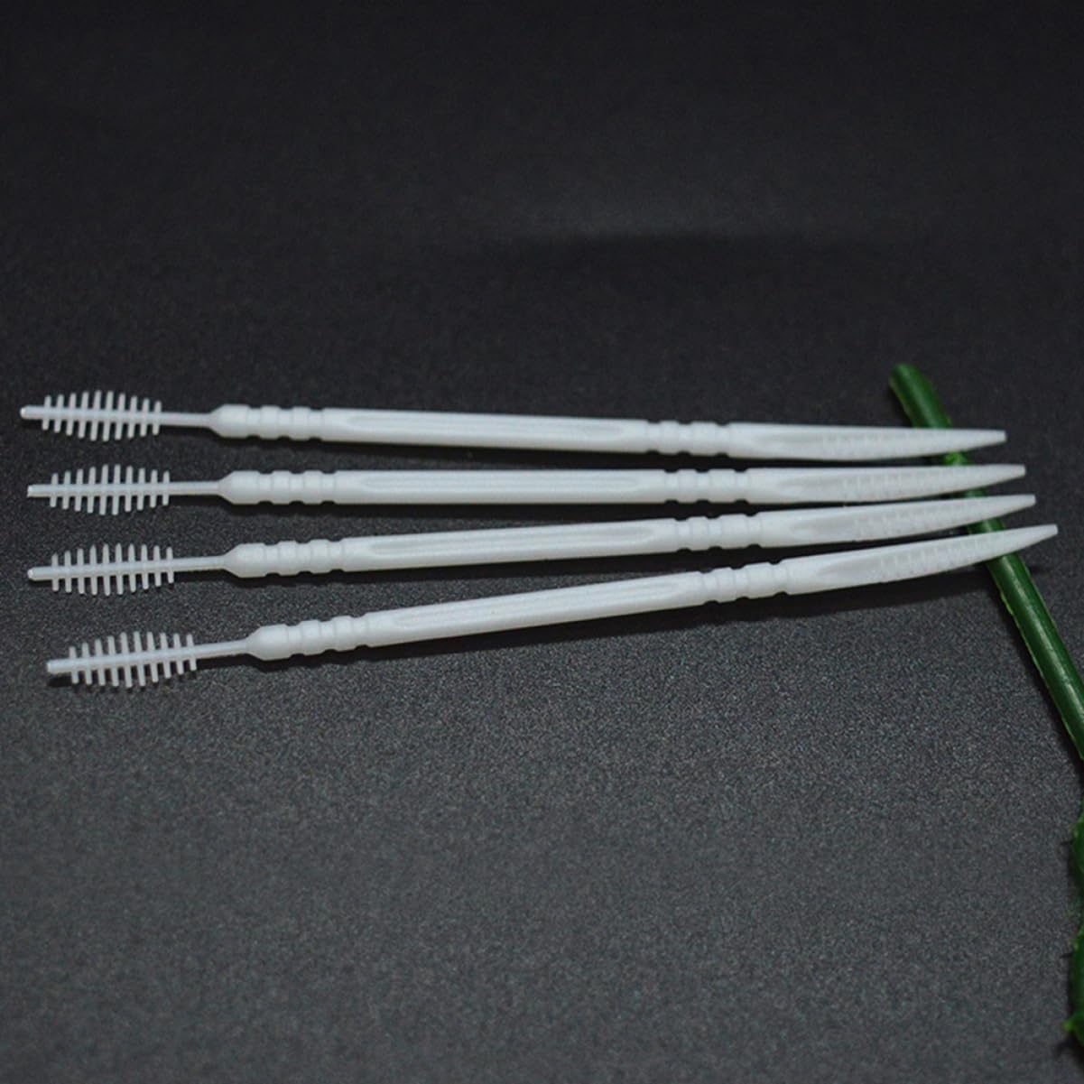Luxshiny 1060 Palillos de Dientes de Doble Punta de PP para Limpieza Interdental sin Dañar Encías, Diseño Ecológico Cepillo de Pescado y Punta Cónica para Cuidado Bucal Diario