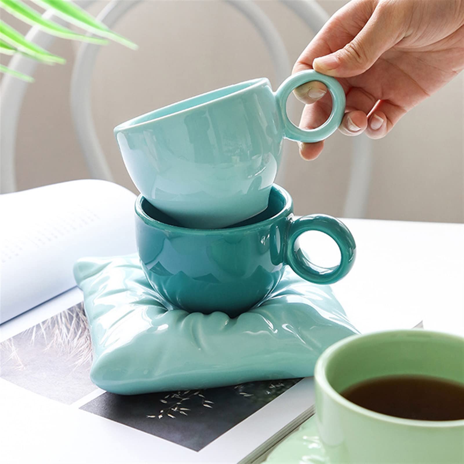 Tazas de Té Bolsa de almohada creativa nórdica Copa de café y platillo Cerámica Copa de té Set Home Office Webware Cumpleaños personalizado Regalos de boda Tazas de Desayuno (Color : F)