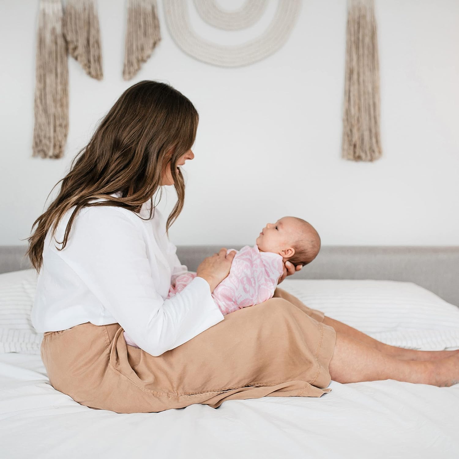aden + anais Pastell Musselin Decken Set aus 100% Baumwolle Atmungsaktive Babydecken für Mädchen (bunt, niedlich, süß, Dainty Floral), 4 Stück
