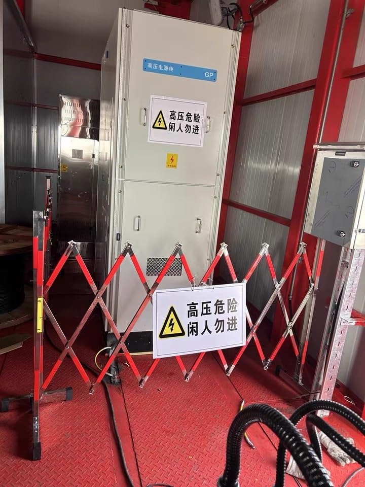 Barrera de metal expandible con ruedas, puerta de seguridad plegable portátil para control de tráfico industrial, barrera de seguridad móvil para gestión de multitudes y control de acceso