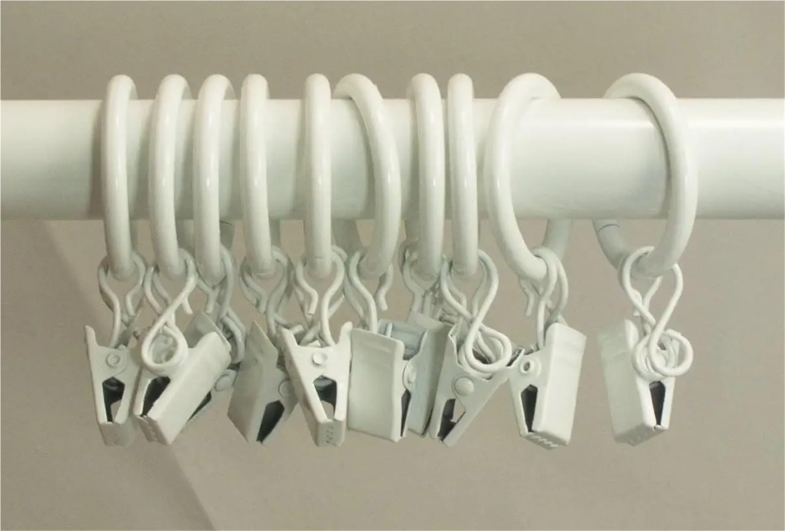 Anneaux de rideaux, Anneaux de rideau avec Clips, 100 pièces, Tension à ressort robuste, Installation facile, couleur galvanisée, convient aux tringles moins 38mm