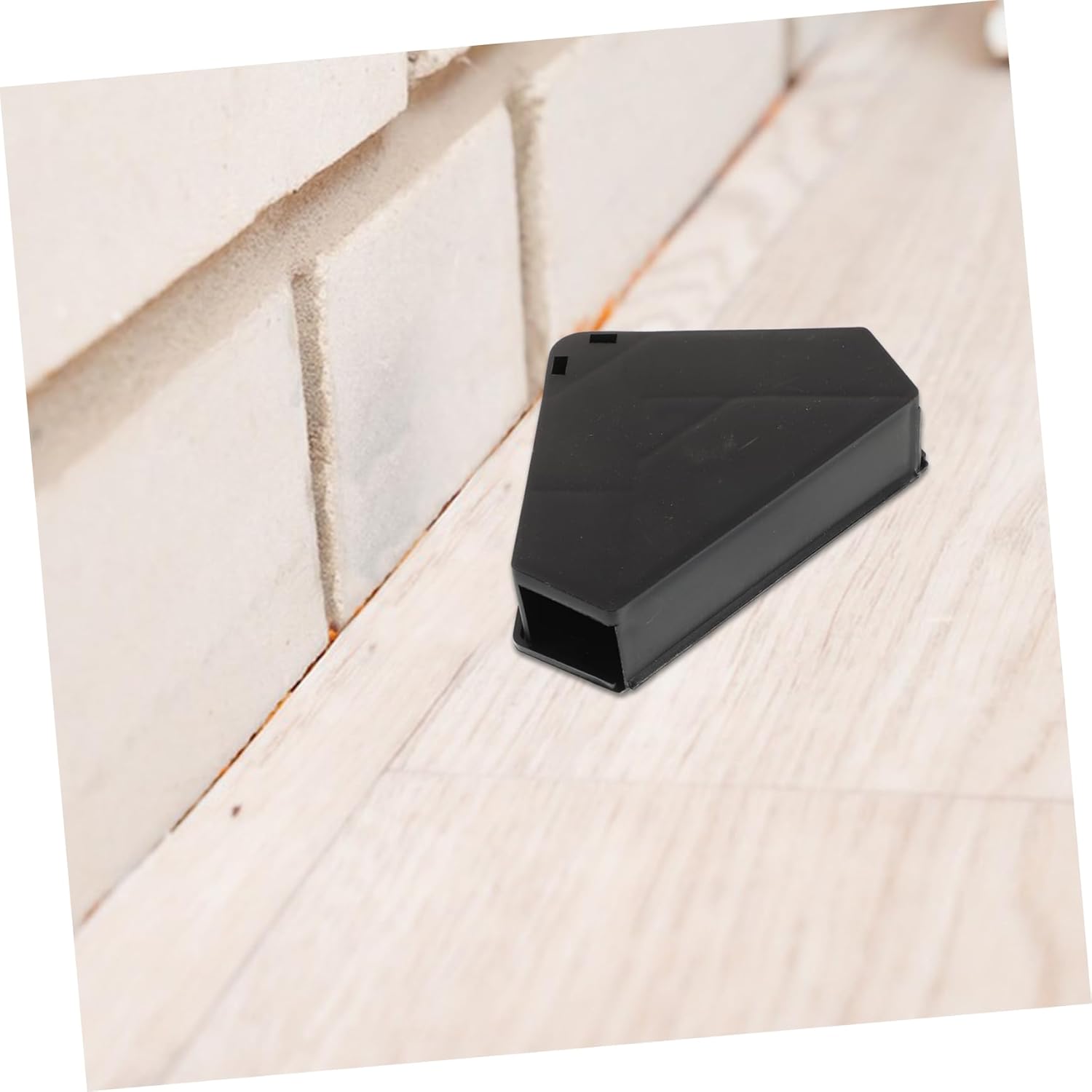POPETPOP 6pcs Triangle Baits Station with Metal Key for Kitchens Warehouses Reusable Plastic Rat Box for Indoor and Outdoor Use