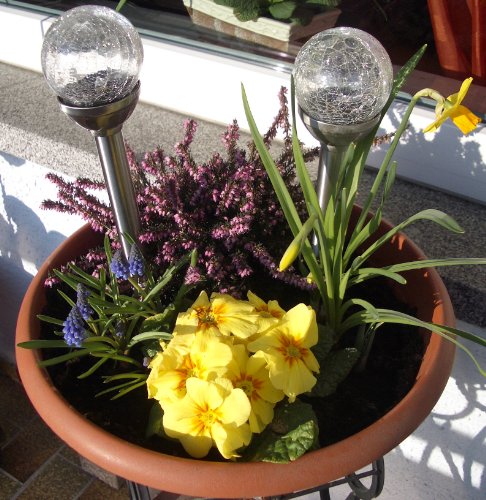 Preisvergleich Produktbild 2er Set Solarleuchten Kugeln aus Glas Bruchglas-Design Farbwechsel