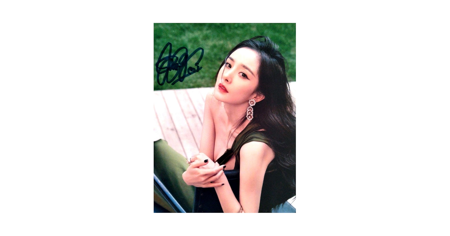 Amazon.co.jp: セール中…ヤン ミー直筆サイン入り2Lサイズ写真…Yang Mi