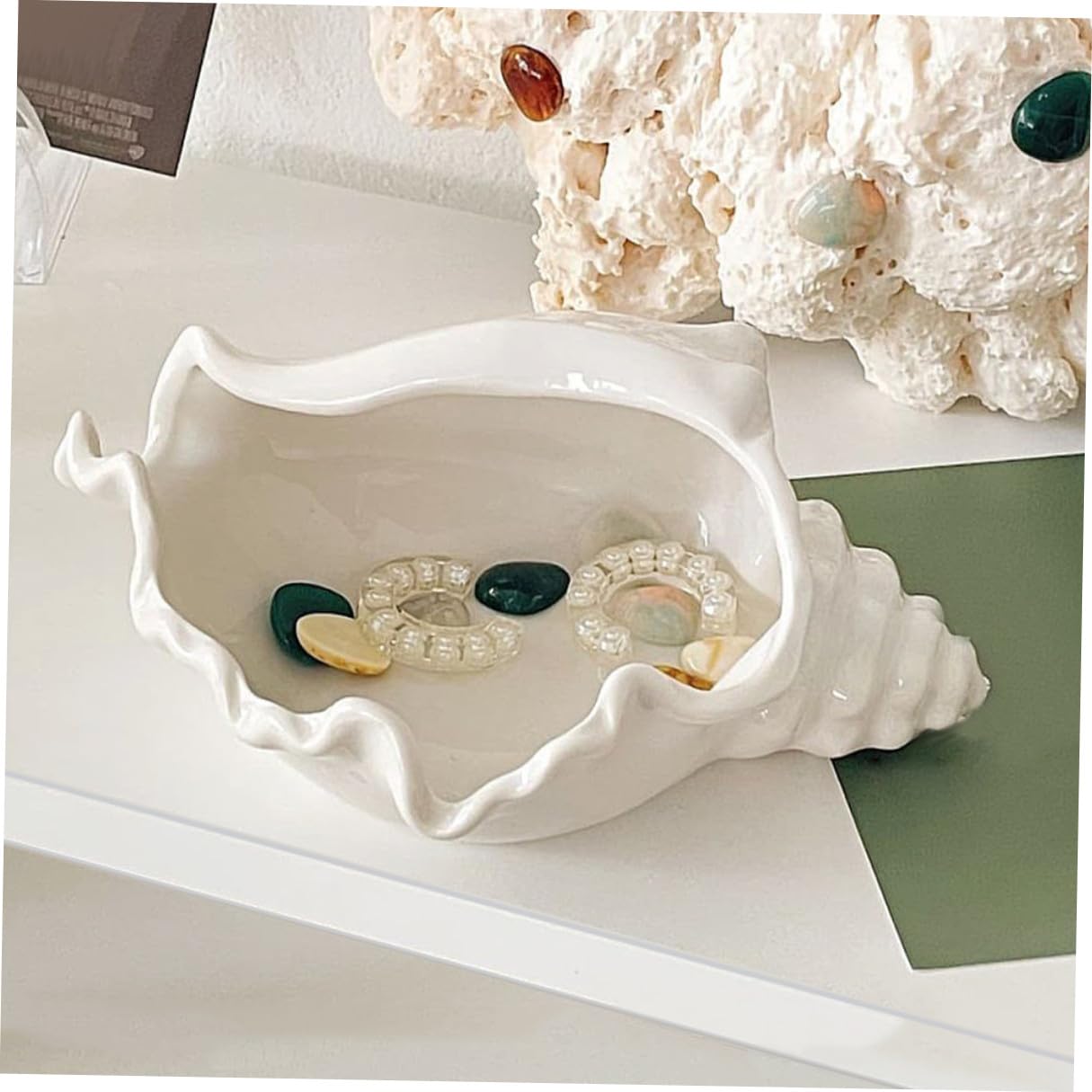 Keramik Muschel Schmuckschale in Weiß Multipurpose Schmuckhalter und Aufbewahrungsbehälter Stilvolles Tischzubehör für Schmuck und Haarschmuck im Zuhause