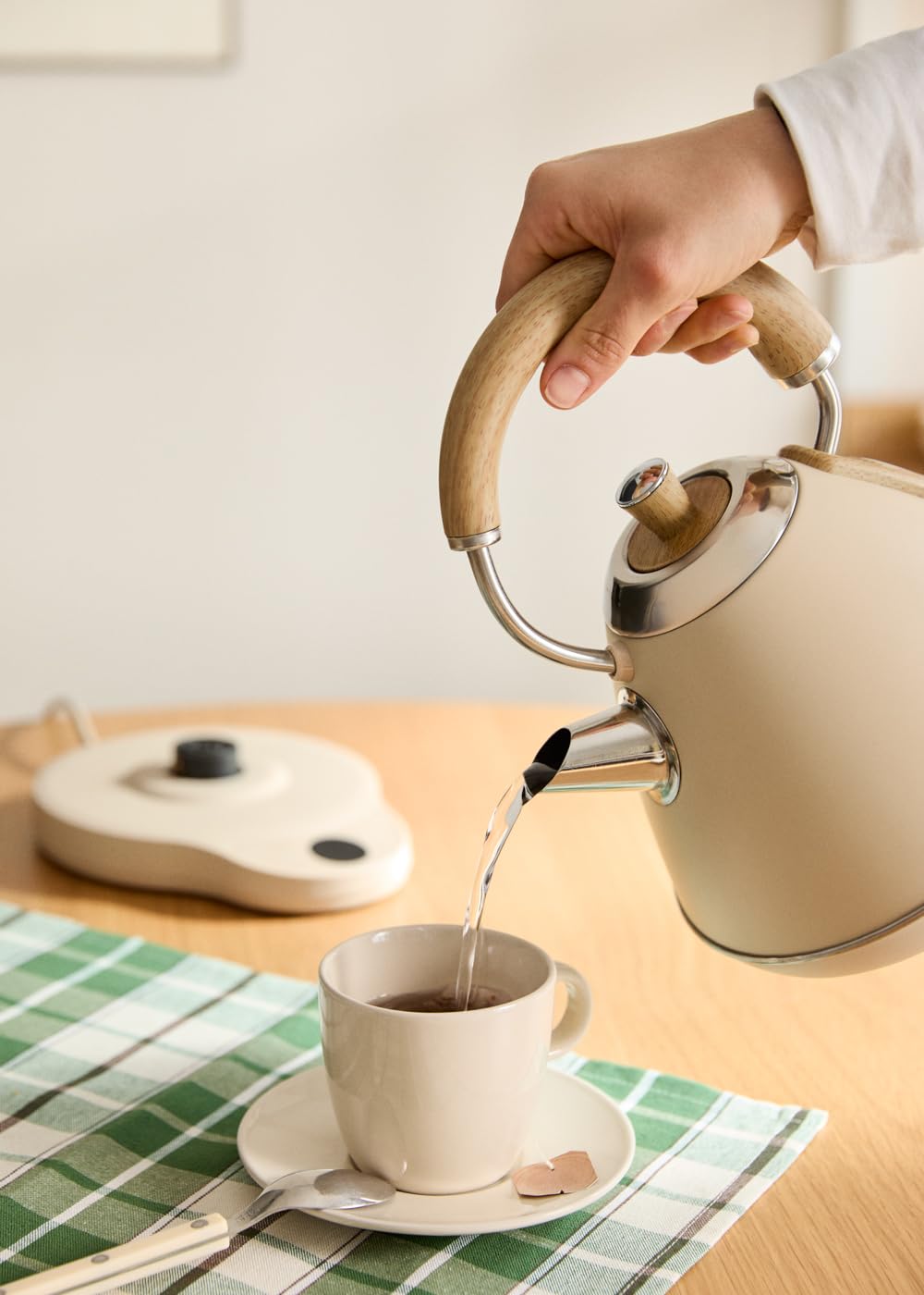 CREATE KETTLE RETRO PRO/Bouilloire électrique de 1 L avec contrôle de la température du sable / Système auto - Arrêt, ébullition rapide, base antidérapante, panneau transparent, 1200 W