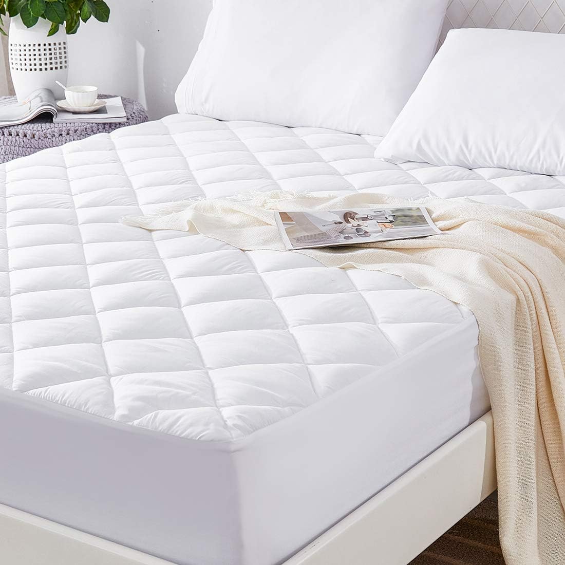 Frabo Bedding,Super Soft Queen Mattress Pad,with Fixed Deep Pockets Quilted Fitted Mattress(Queen Size,White)