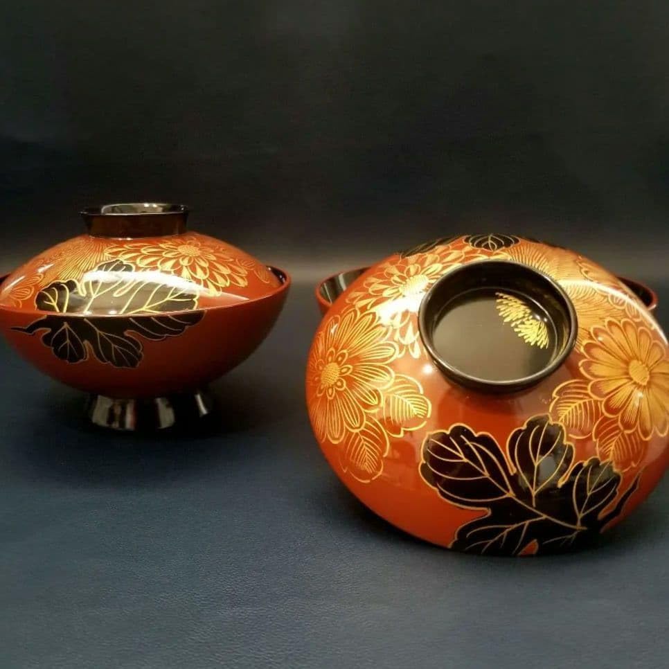 輪島塗 木製 吸物椀2客 朱漆内黒 沈金菊花文 煮物椀 デッドストック！