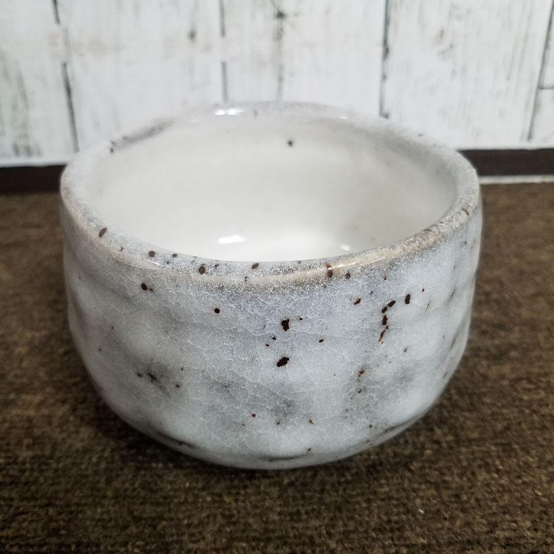 美濃焼 東方紅 加藤正山 茶碗 共箱 茶器 抹茶碗 美品 です。