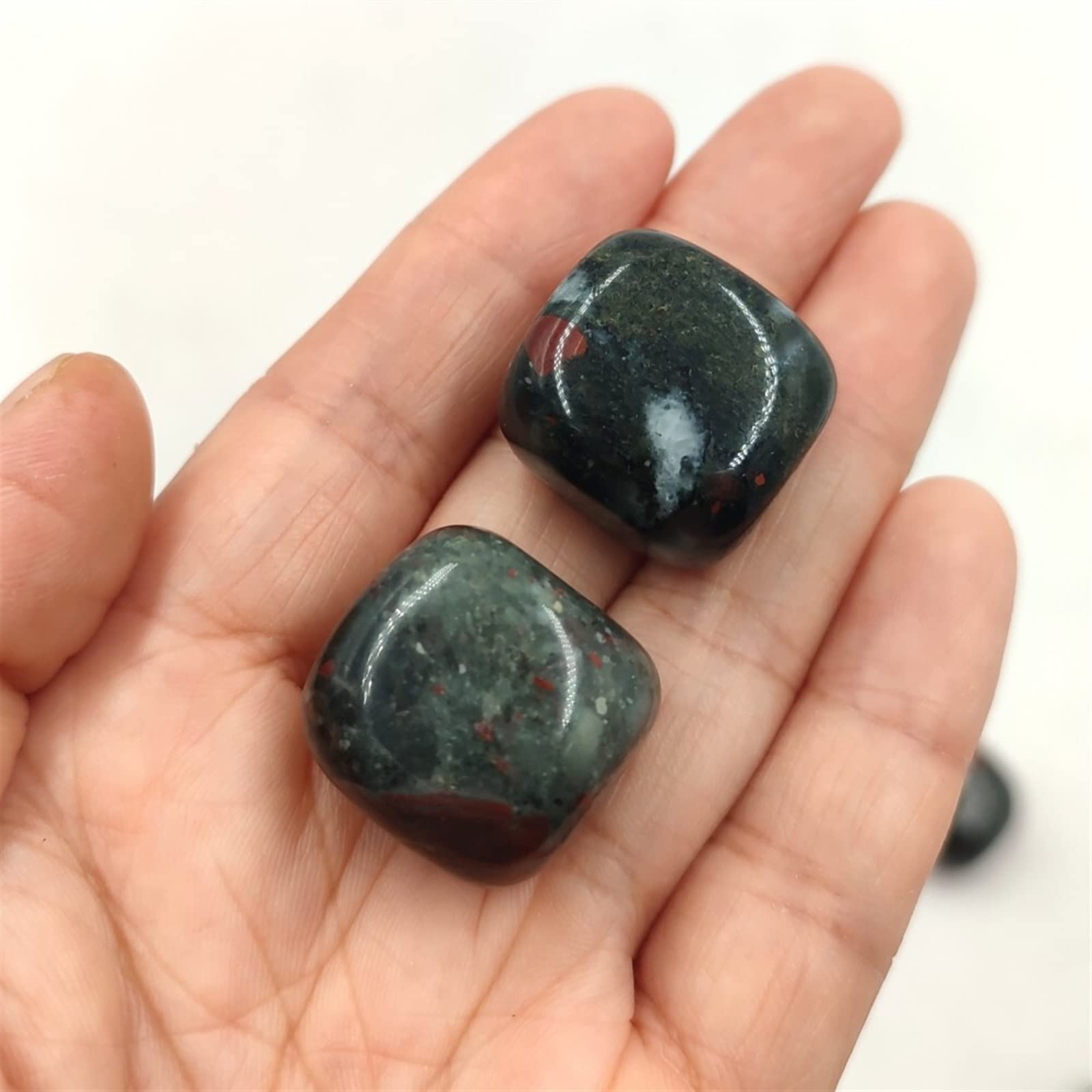 Haussammlung 100 g lose natürliche Blutsteine, quadratische Trommelsteine, polierte Kristalle, Edelsteine, Mineralien, Heimdekoration, Geschenk(Color:Kiwi Jasper)