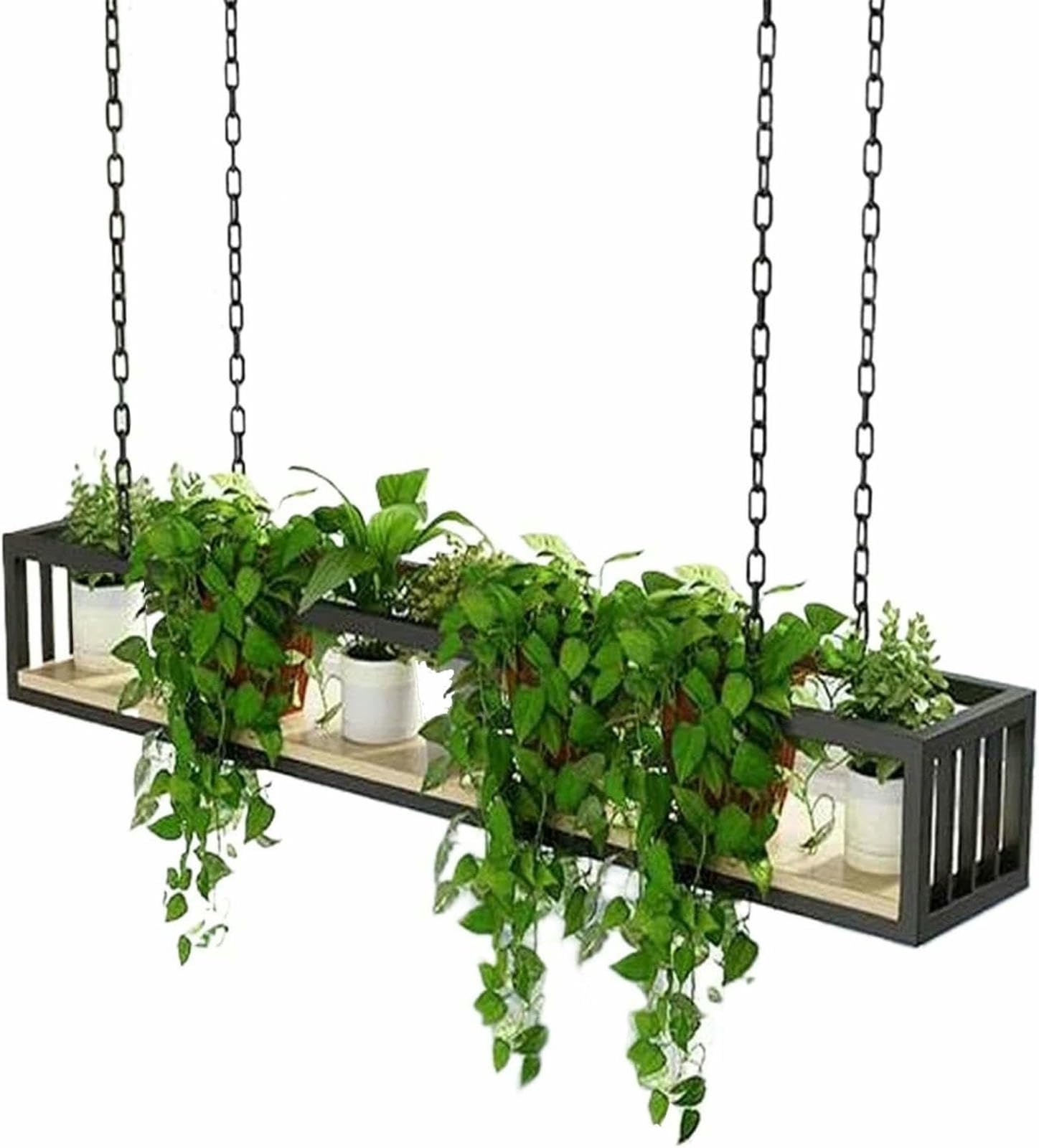 Étagère suspendue au plafond pour un intérieur chaleureux entre plantes et vin