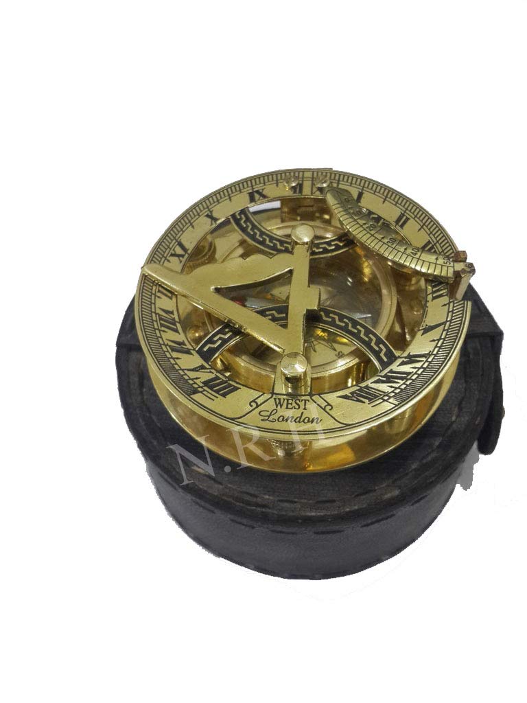 Bussola Nautica Vintage con Finitura in Ottone e Custodia in Pelle