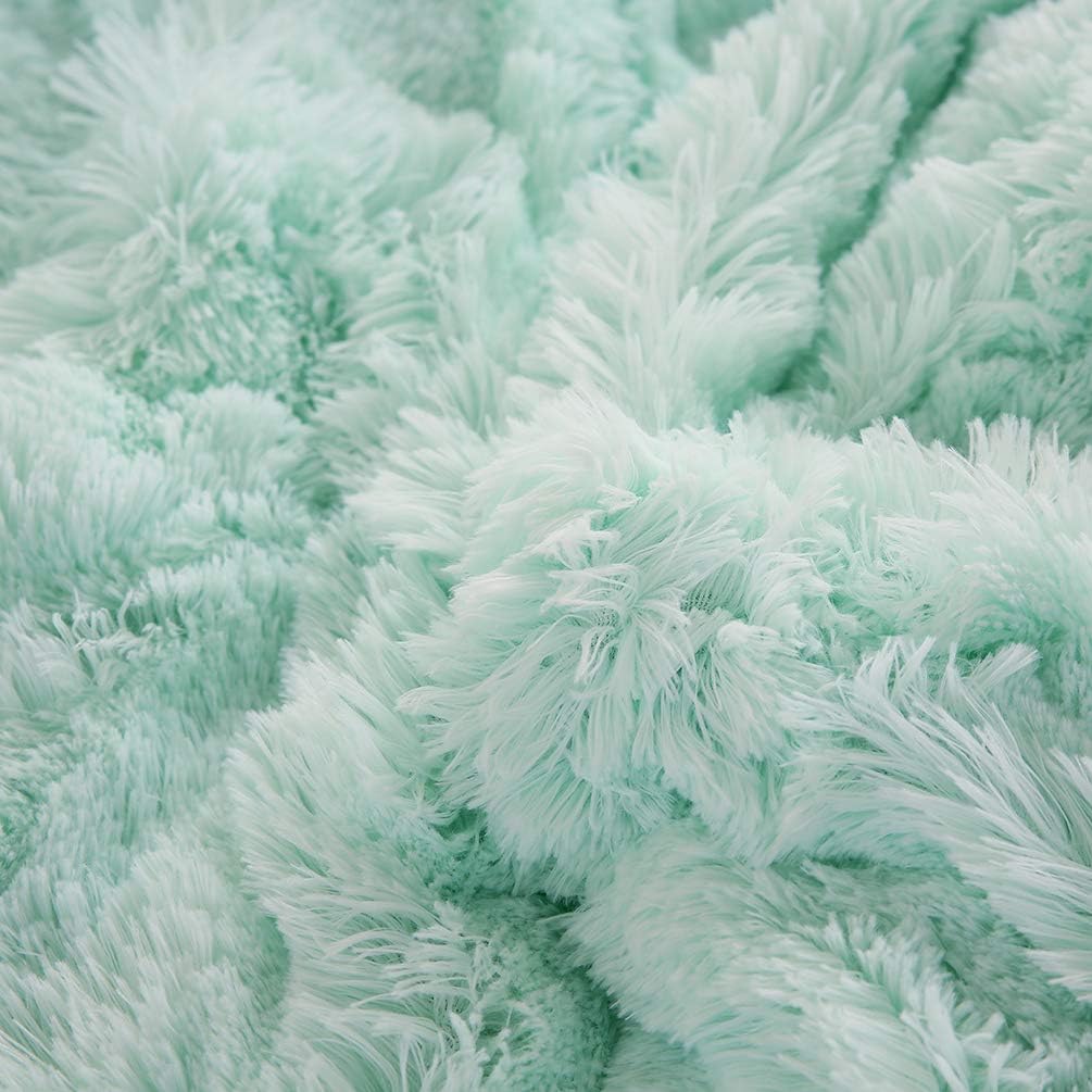 Crаzу Clеаrаnсе LIFEREVO Luxury Plush Shaggy Duvet Cover Set (1 Faux Fur Duvet Cover + 2 Pompoms Fringe Pillow Shams) Solid, Zipper Closure (Queen, Mint)