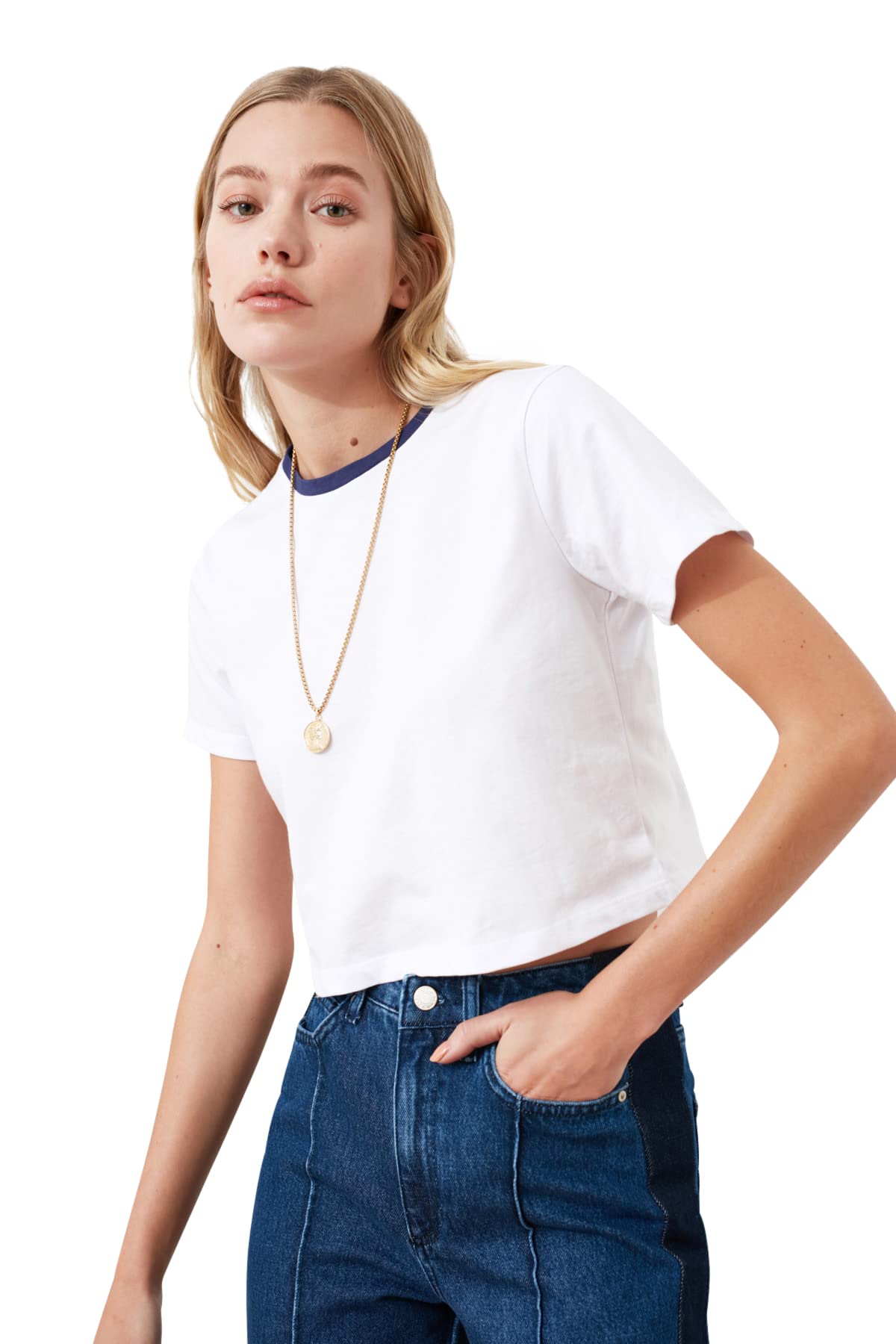 Trendyol FeMan Basics Regular fit Basic Crew Neck Woven T-Shirt White