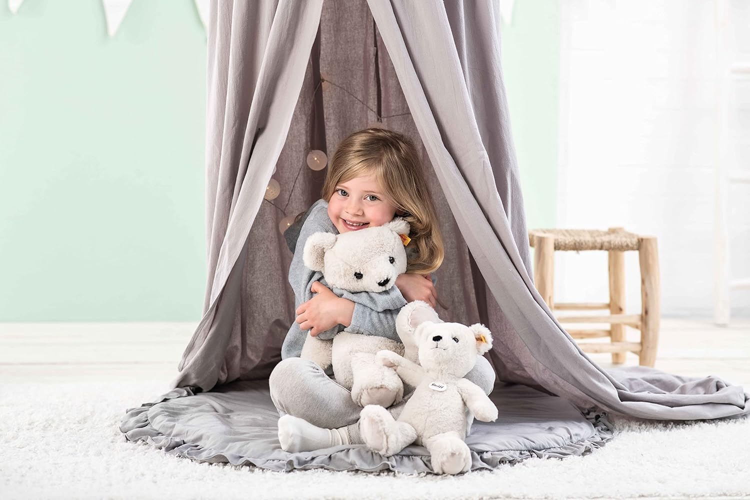 Steiff Kuscheltier Heavenly Hugs Benno Teddybär, Süßes Stofftier mit Kunststoffaugen, Kinder, Jungen & Mädchen, Plüschtier 42 cm, Creme, 113727