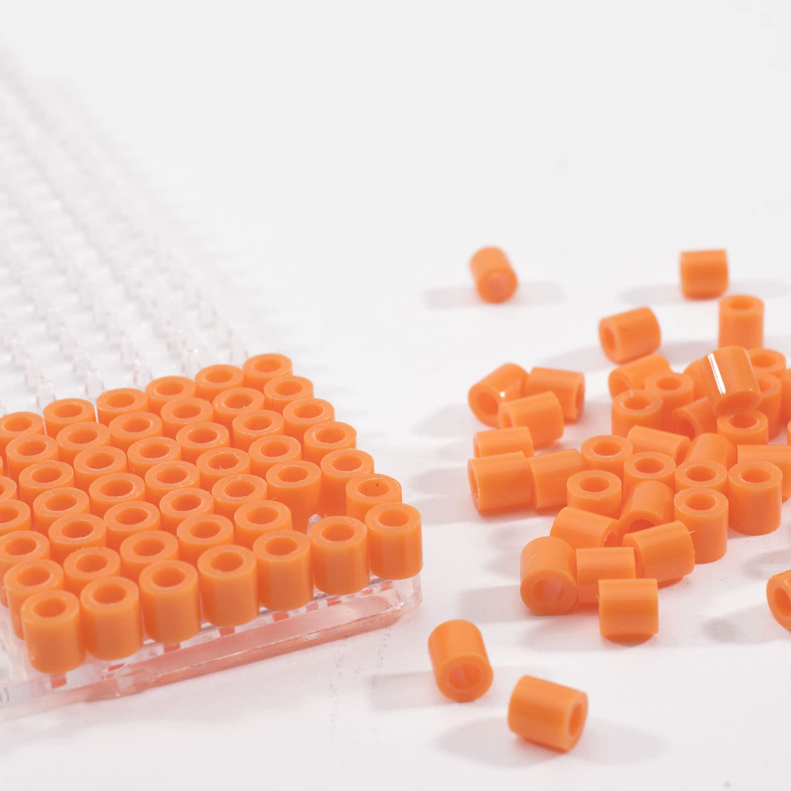 Vaessen Creative Perlas Fusibles, Naranja, Set de 1100 Piezas para Manualidades DIY para Niños, Creación de Joyas, Decoraciones Hechas en Casa y Otras Ideas de Manualidades