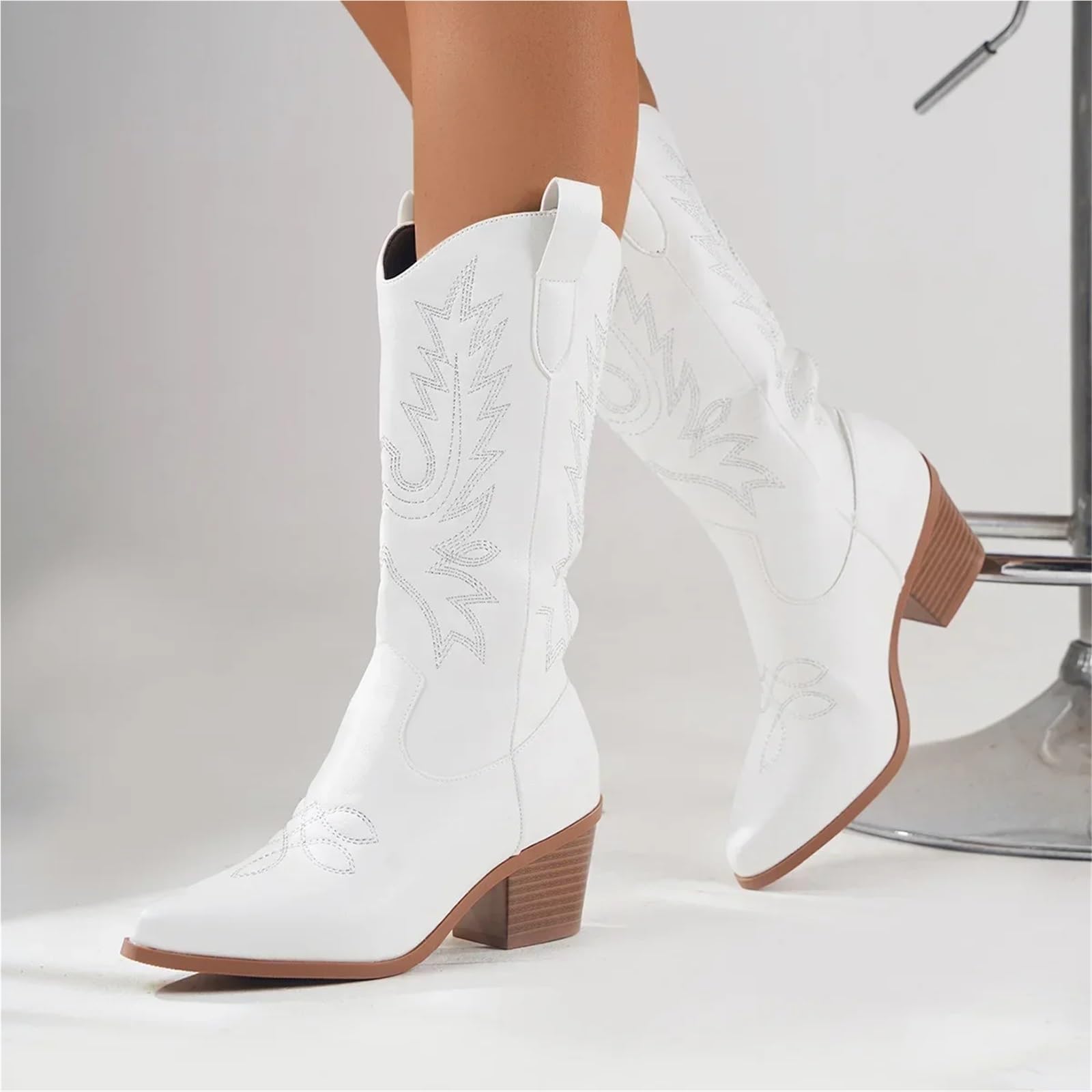 Stivali a metà Polpaccio for Donna, Stivali da Cowgirl Western Ricamati alla Moda, Stile Vintage, Stivali con Tacchi Alti Bianchi per Festa a Tema Concerto Country(White,37)