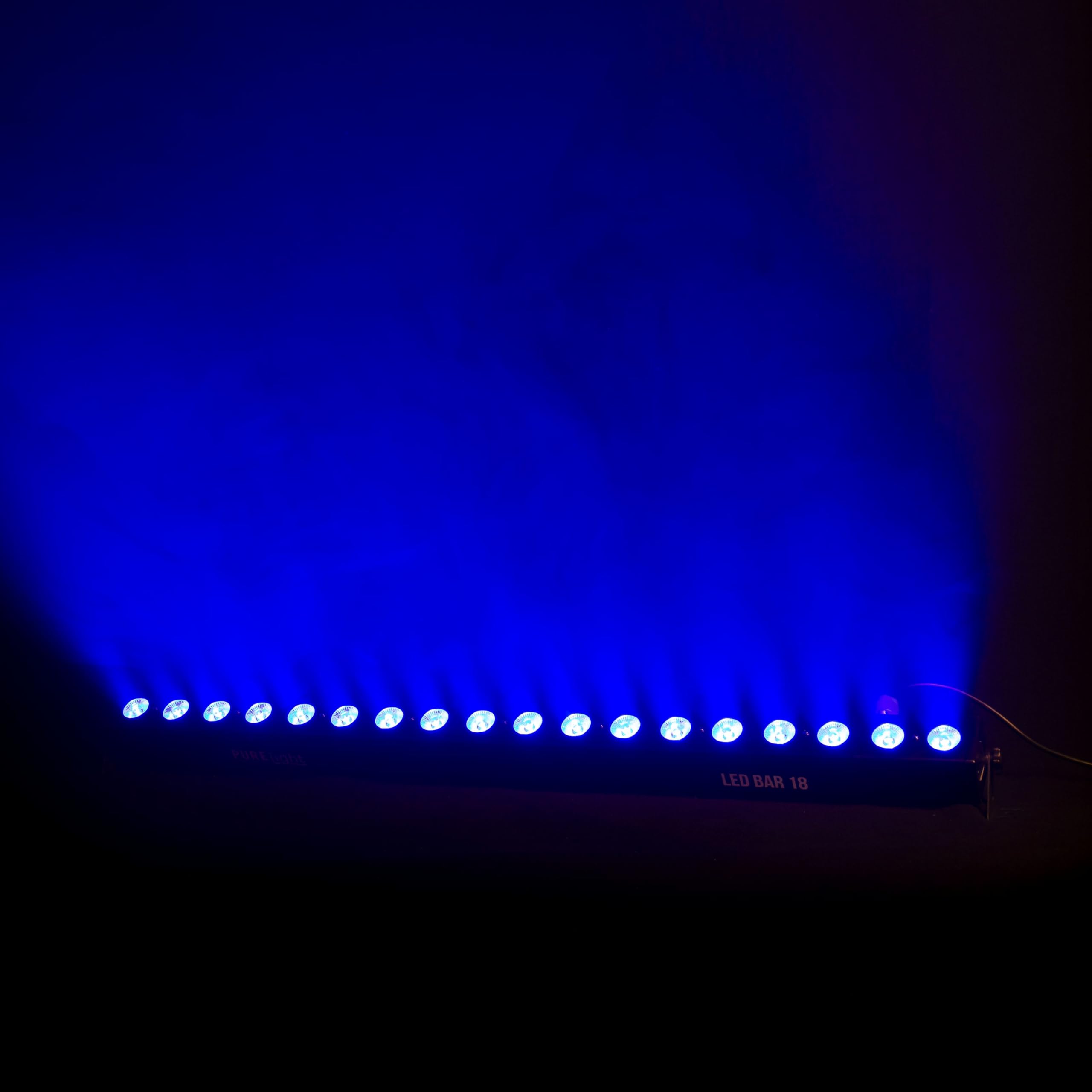 PURElight LED Bar 18-60W Leistung, 18x 3W RGB, DMX Steuerbar, 35° Abstrahlwinkel, Power Twist Anschluss, Inklusive Leuchtmittel und Anschlusskabel - Perfekt für Veranstaltungen und Partys
