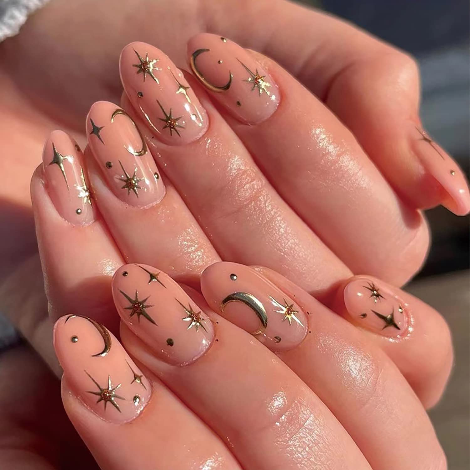 Nude Press On Nails Short Oval Coffin Shape Full Cover Reusable False Nails with Glue Stick On Nails with Gold Moon Stars Shine Design Artificial